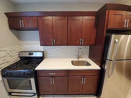 2nd image of 31 W Mosholu Pkwy N APT 6B