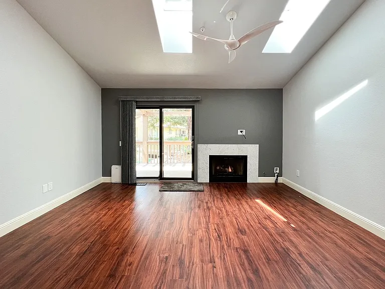 39 Fountain Grove Cir — Photo 13