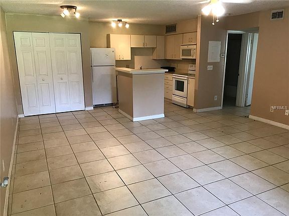 2nd image of 380 Lakepointe 104 Dr