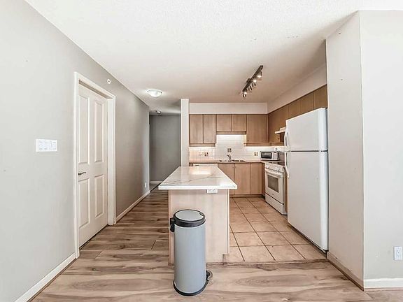 2nd image of 650 W 10th St SW #1701