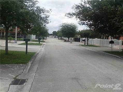 2nd image of 871 E 19th St