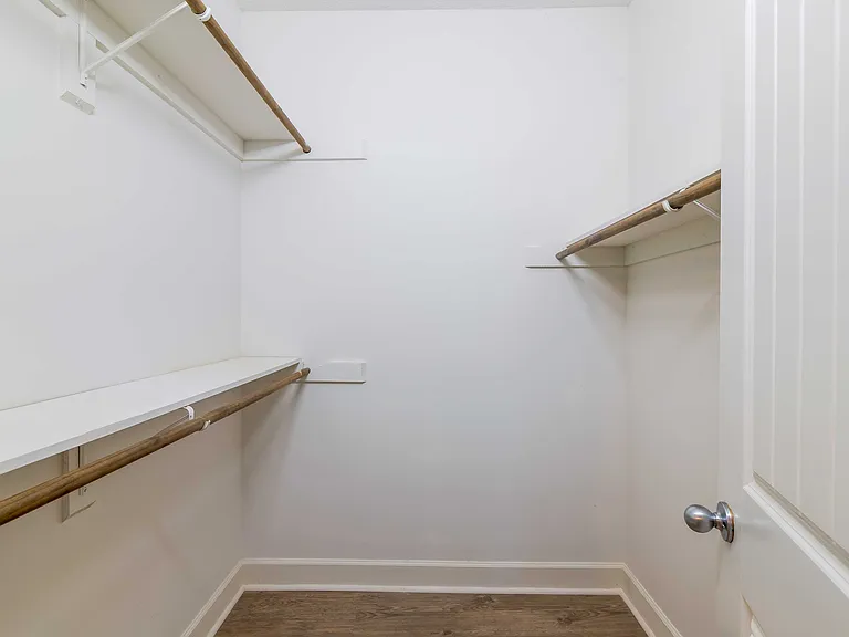 Bedford Parke Apartments — Photo 6