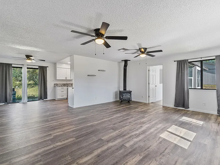 31331 Auberry Rd — Photo 4