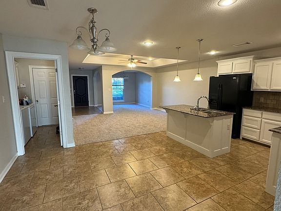 Kitchen / Living Area