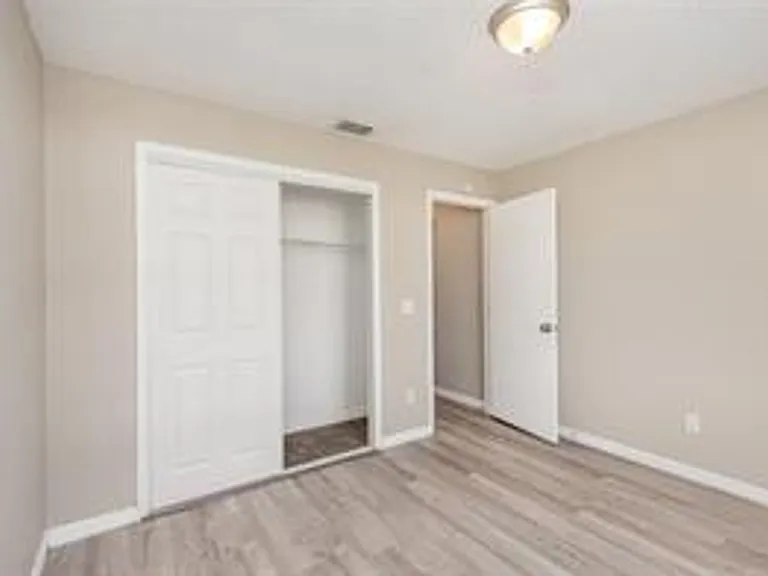 3846 Long Grove Ln — Photo 17