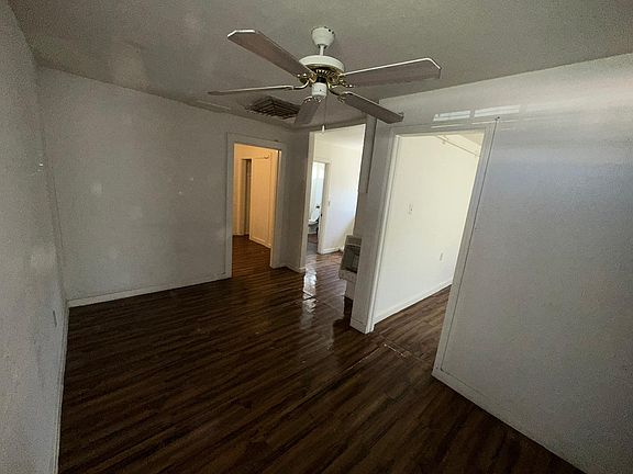 4th image of 150 N Clark Dr #7