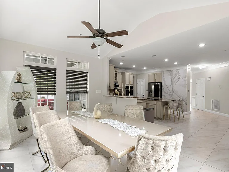 7202 Exbury Ct — Photo 16