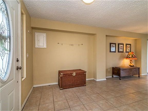 5th image of 7 N Sandpiper St