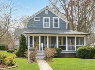 33 Lincoln Ave, Barrington, RI 02806