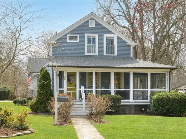 33 Lincoln Ave, Barrington, RI 02806