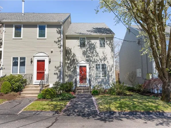 842 Bullocks Point Ave E, Riverside, RI 02915