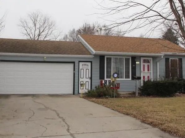 405 E 22nd St S, Newton, IA 50208