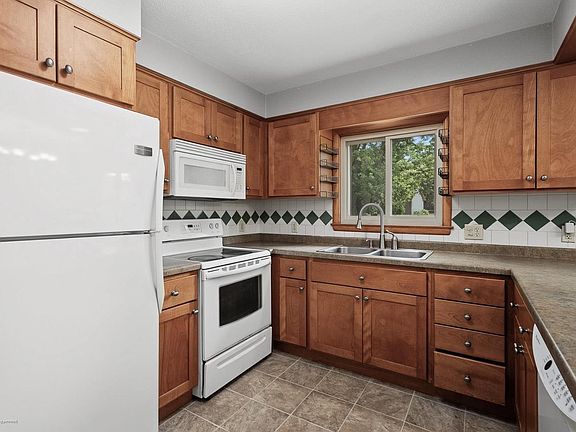 5th image of 1613 N PEACH AVENUE