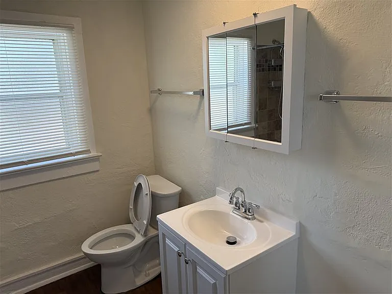 533 Plymouth Rd #4 — Photo 8