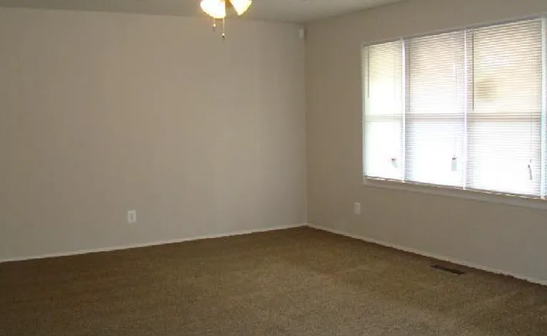 11 Ember Ln — Photo 4