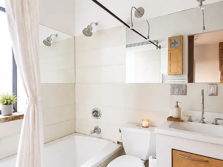 20 Renwick St #10 — Photo 12