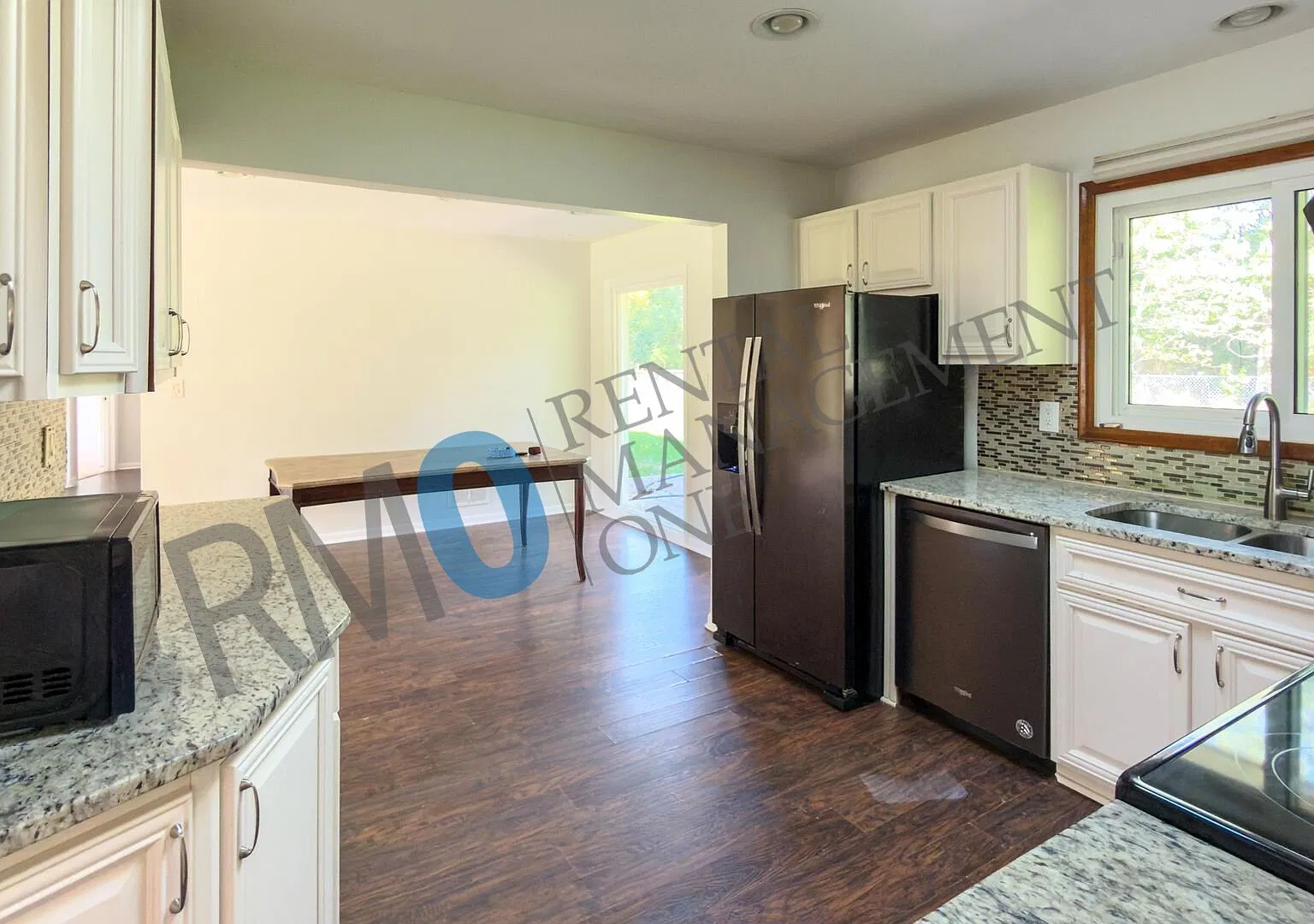 Updated 3 Bedroom Ranch — Photo 4