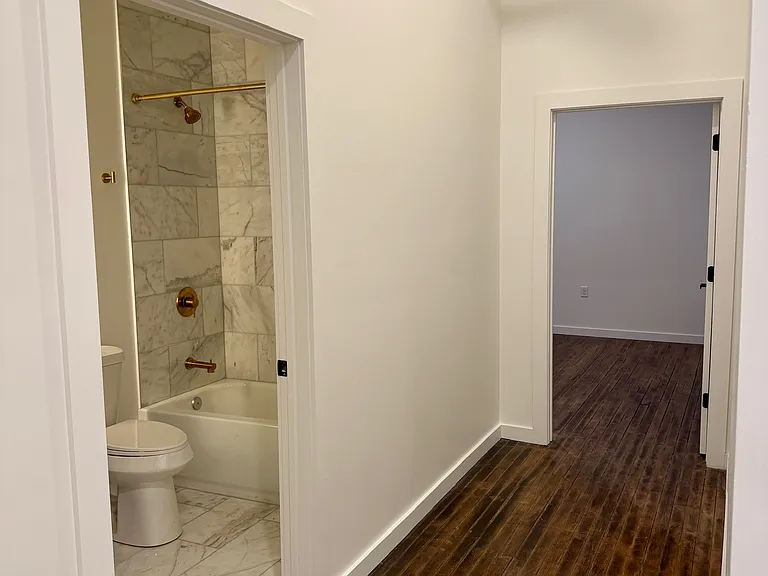 325 N Superior St #202 — Photo 7