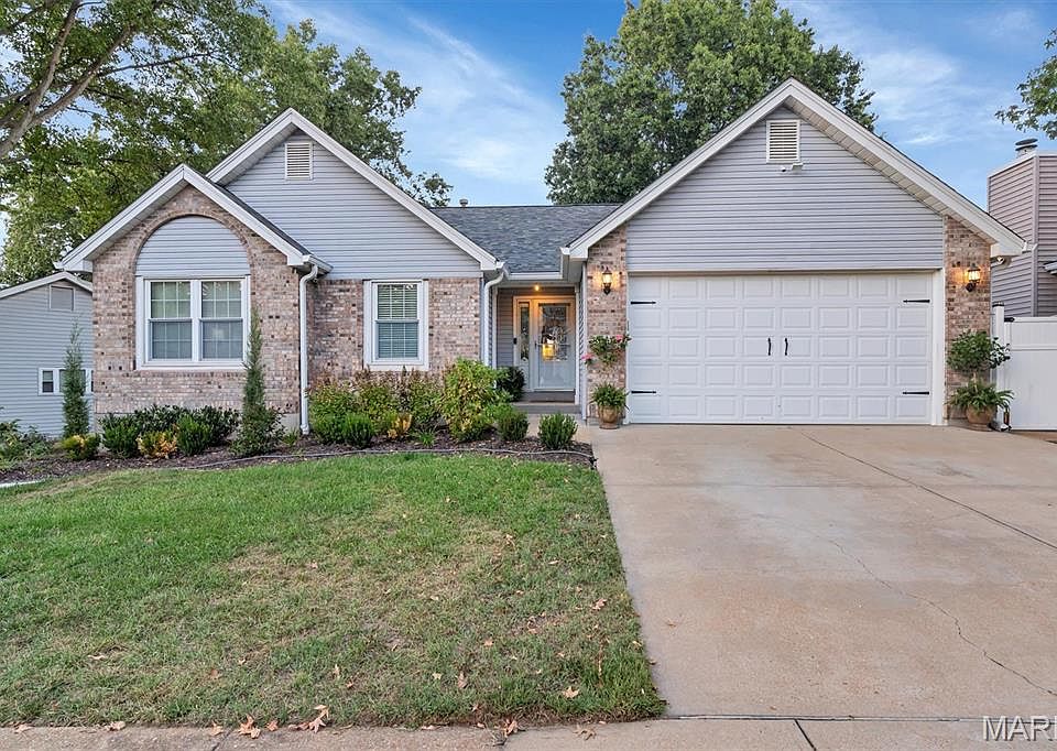 1st image of 16409 Pavillion Hill Ct