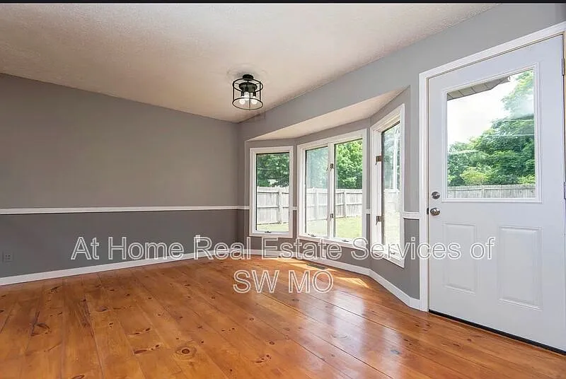 3 bed, 2.0 bath, 1740 sqft, $1,850 — Photo 4