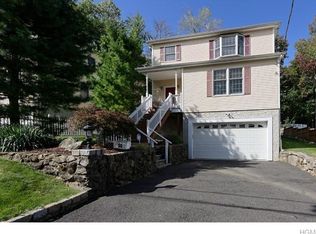 36 Ogden Pl W, Dobbs Ferry, NY 10522