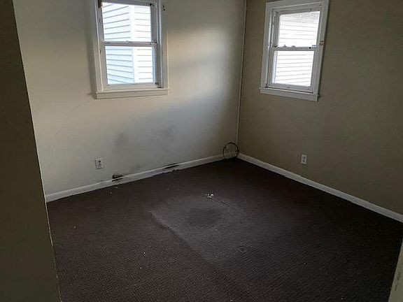 3rd image of 321 S Main St