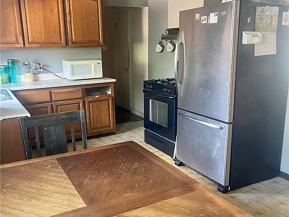 5th image of 1218 Elm Ave