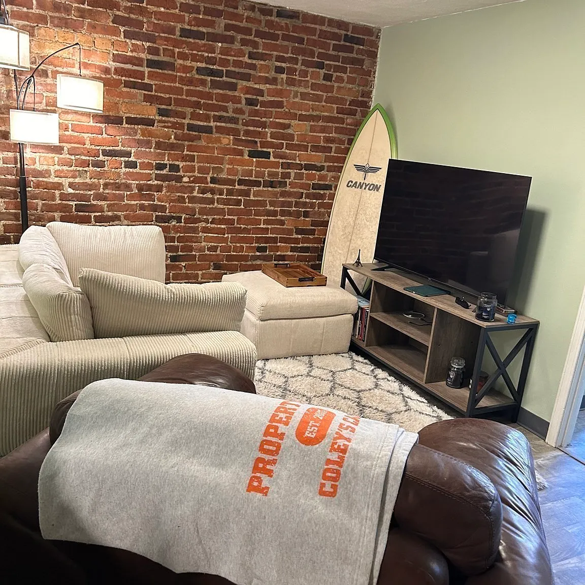 2 bed, 1.0 bath, 660 sqft, $2,350 — Photo 2