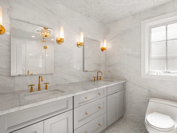 8008 Harbor View Terrace image 19 of 30