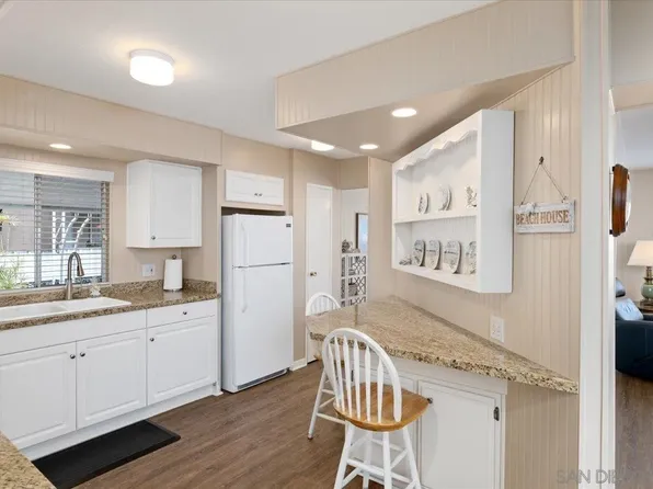 7241 Santa Barbara St #300, Carlsbad, CA 92011