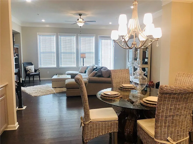 324 Beacons Pl — Photo 9