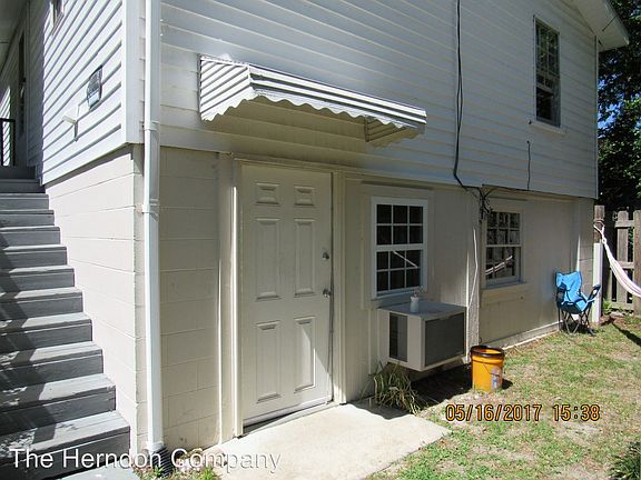 2nd image of 208 1/2 E College St APT B