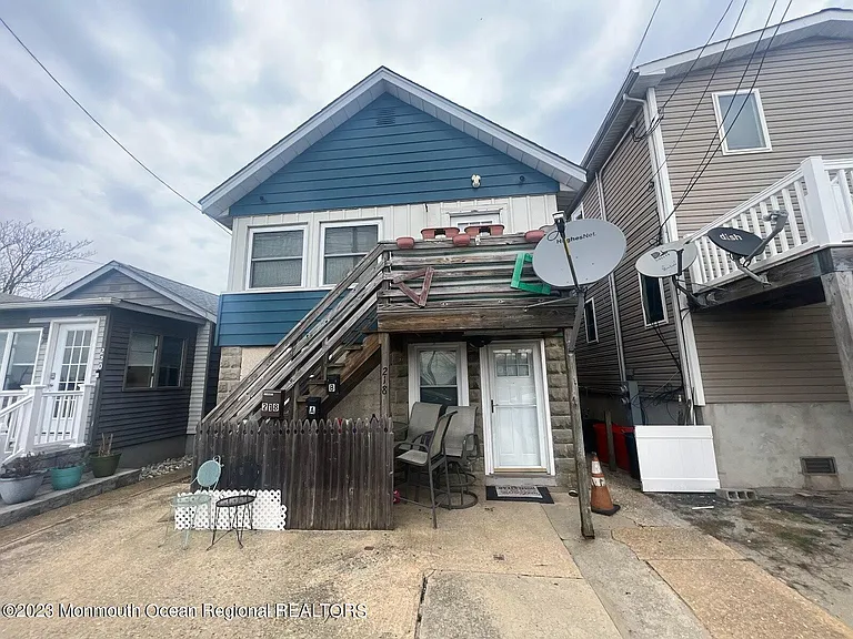218 Porter Ave #B — Photo 2