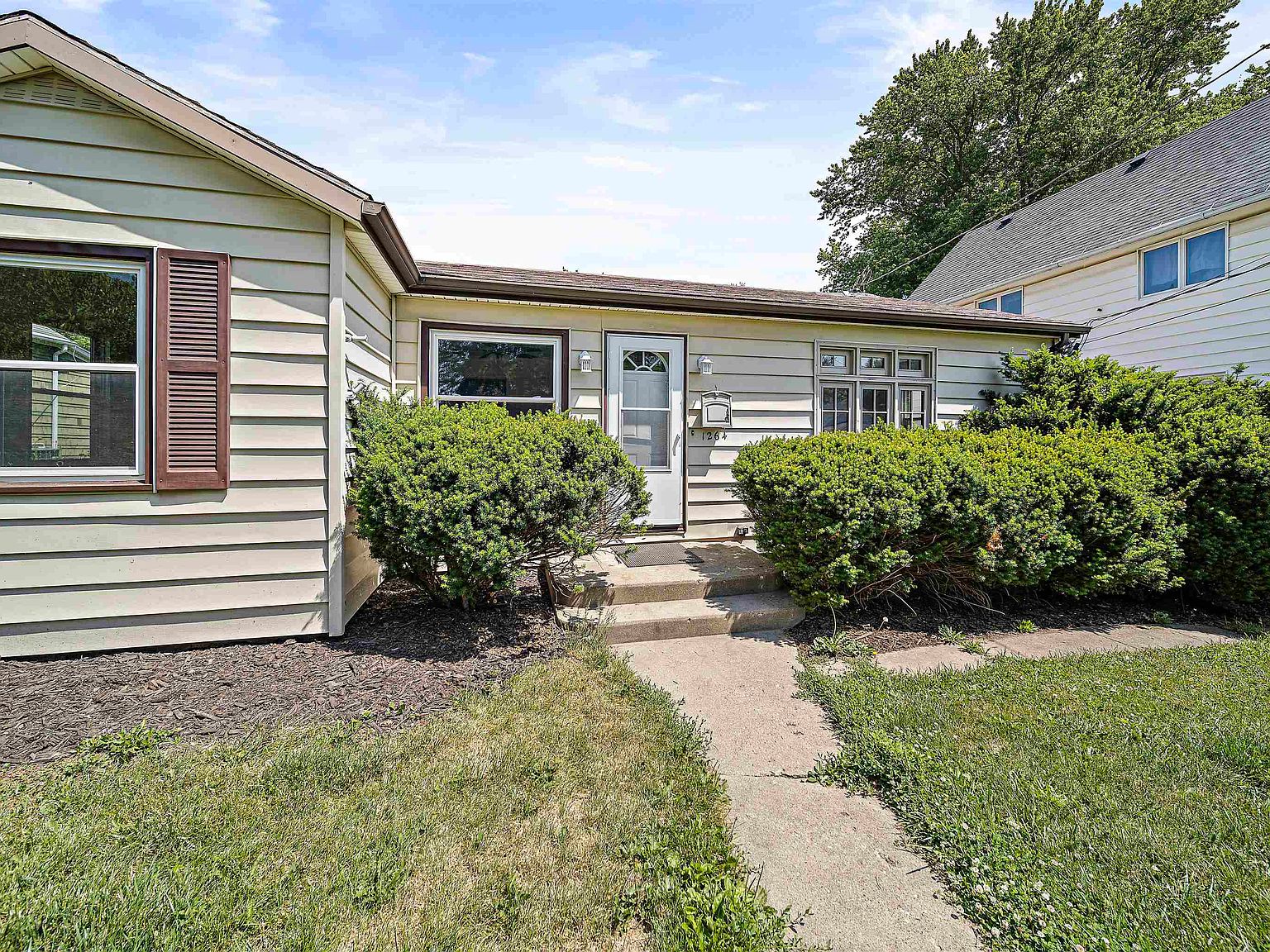 1264 W Logan St, Freeport, IL 61032 Zillow