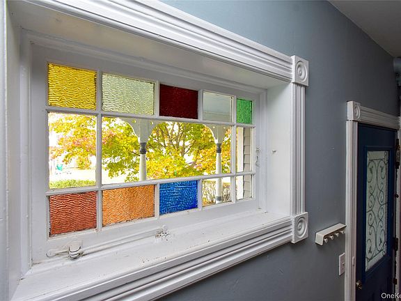 4th image of 79 Rombout Ave