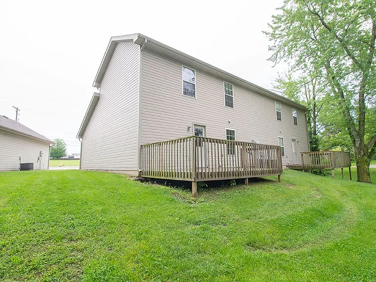 2119 Ballenger Ln — Photo 33