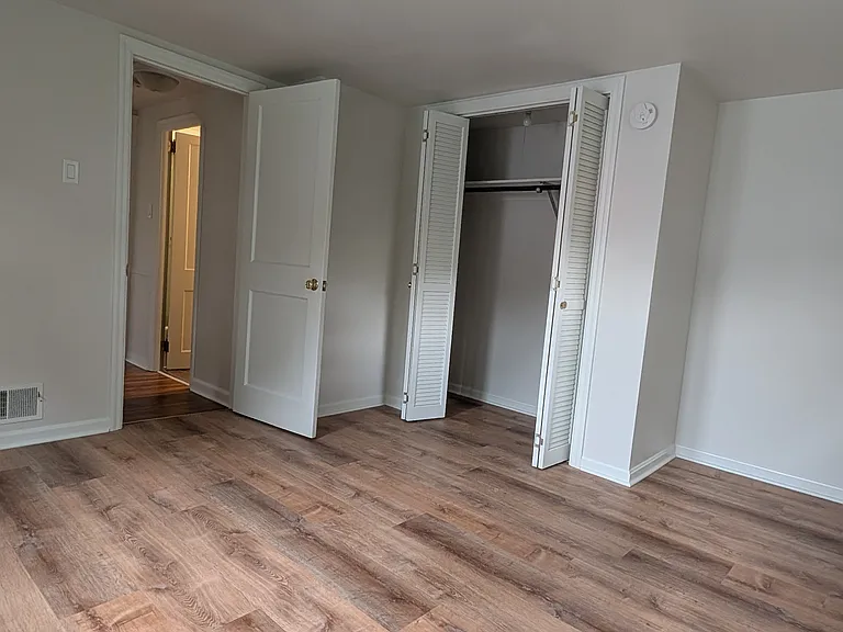 207 Elizabeth Dr — Photo 6