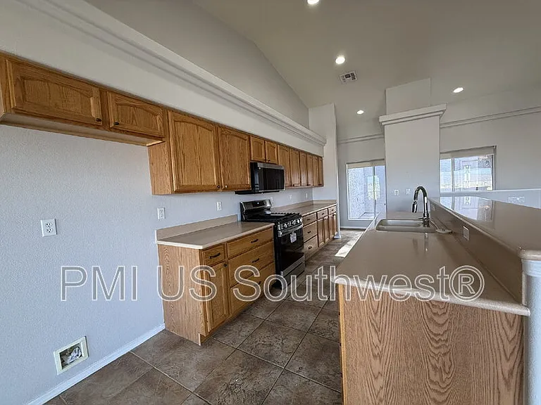 2917 Desert Vista Dr — Photo 11