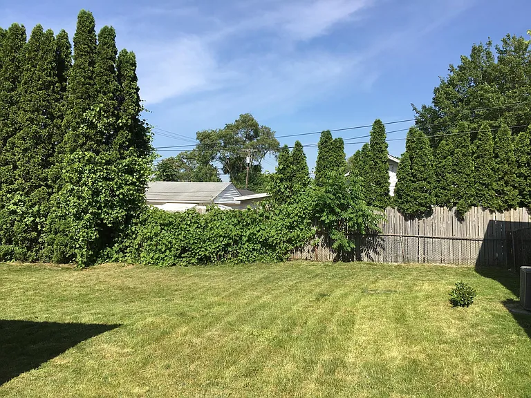 839 Hawthorne Ave — Photo 6