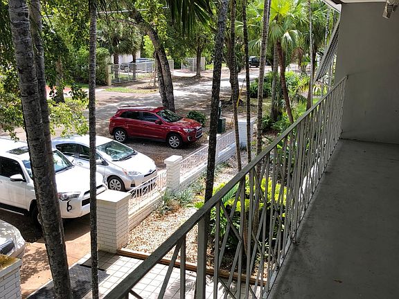 5th image of 915 Palermo Ave APT 206