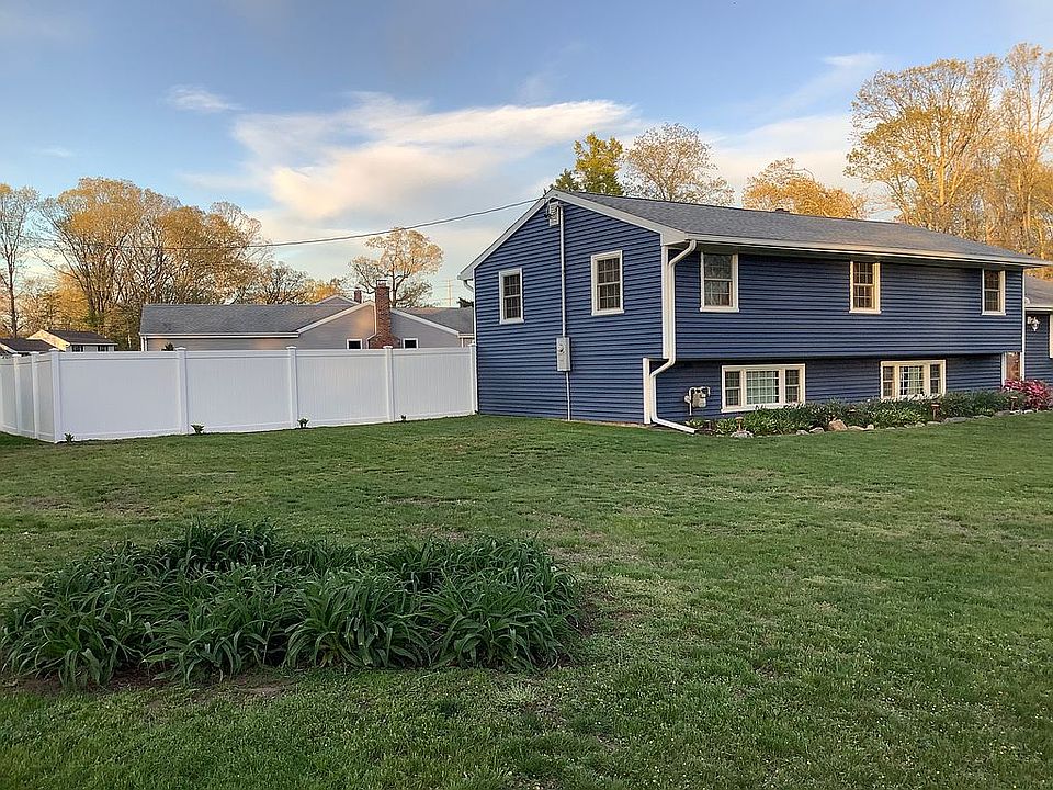 2nd image of 28 Balsam Rd