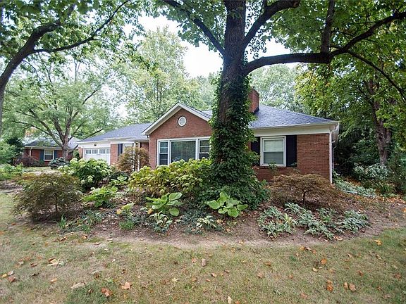 2nd image of 814 Forest Boulevard South Dr