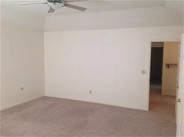 3901 Spring Garden Dr — Photo 9