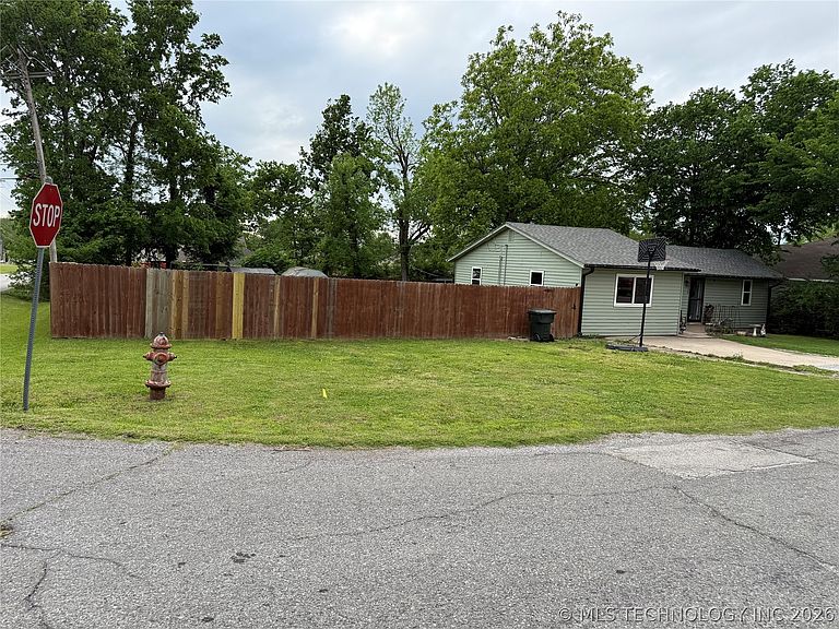 Listing photo 4
