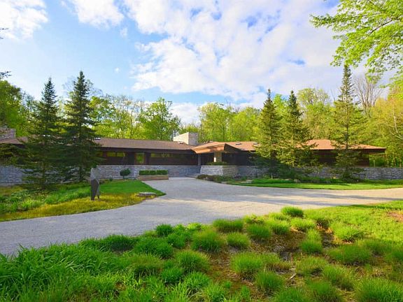 3rd image of 2376 Manistique Lakes Dr