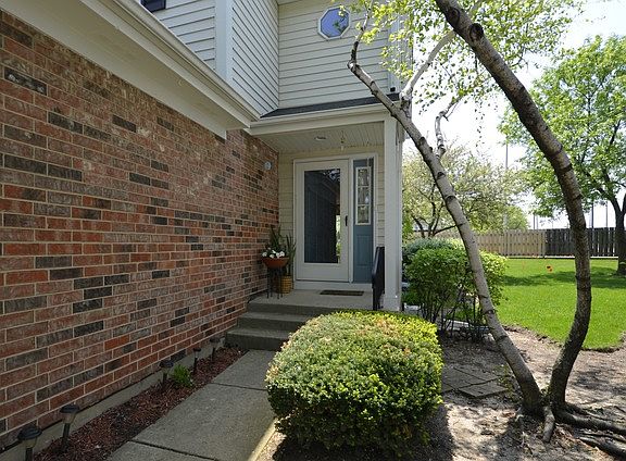 2nd image of 219 Carlisle Ave