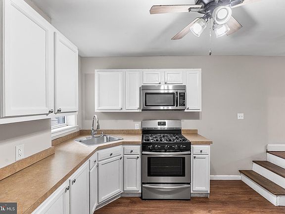 5th image of 1210 E 11th St