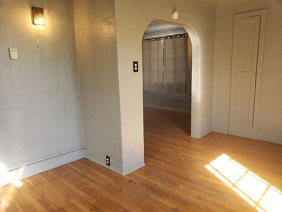 5th image of 518A Gregory Ave