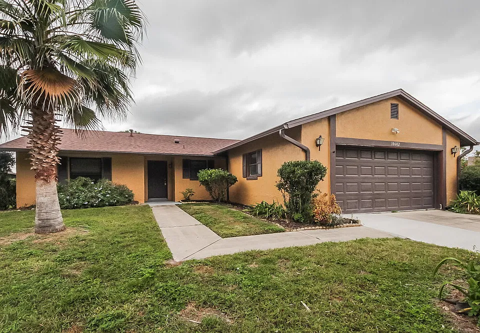 10602 Lazy Lake Dr