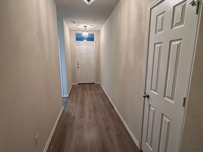 1812 Bee Creek Loop — Photo 26